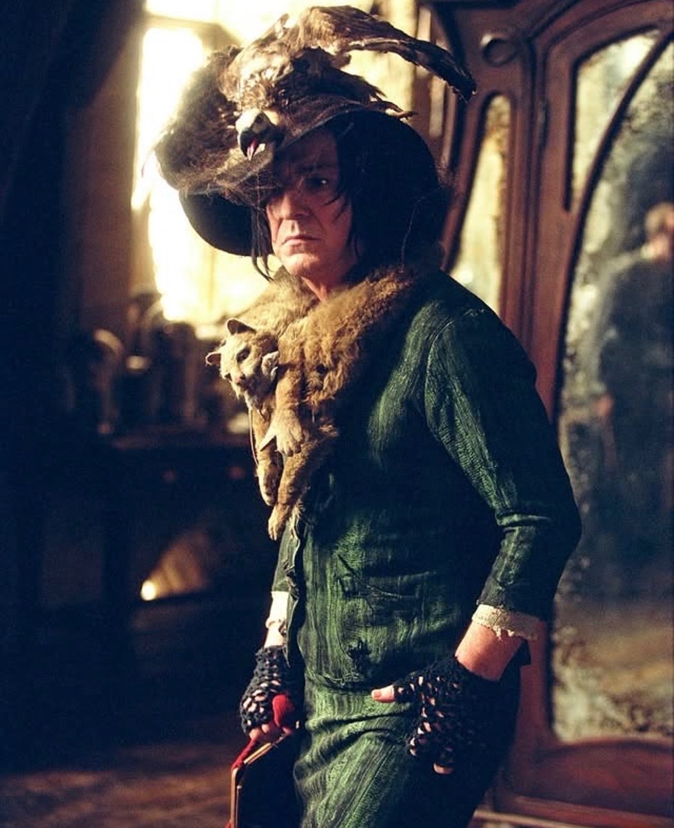 TheDailyHPotter's tweet photo. Unseen shots of Alan Rickman from Prisoner of Azkaban 👀 https://t.co/iFbkkZm703