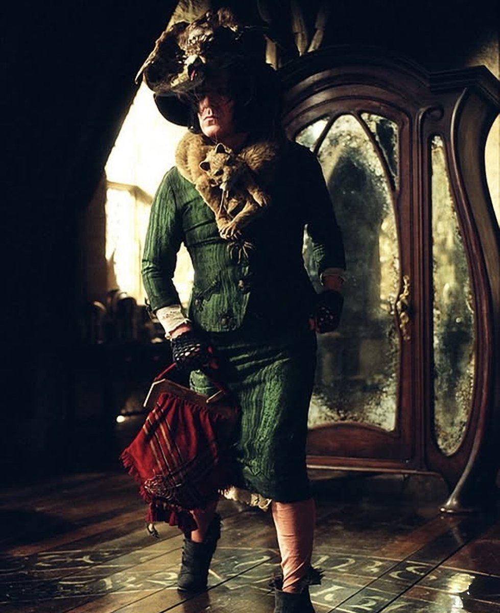 TheDailyHPotter's tweet photo. Unseen shots of Alan Rickman from Prisoner of Azkaban 👀 https://t.co/iFbkkZm703