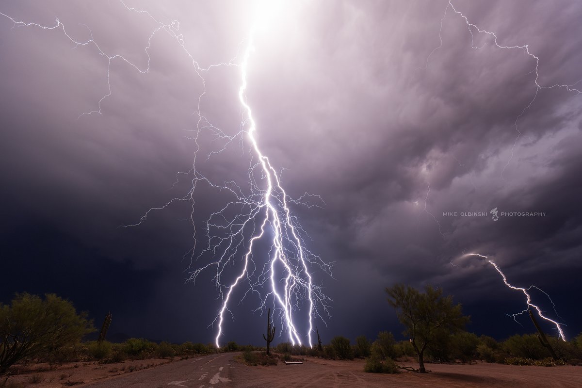 MikeOlbinski's tweet photo. 600 miles, Safford to Sunsites to Sells, to this random road, where I setup fast in the dark, then quickly stopped down my settings when bolts rained down over my head, and hid in the truck. This was at 10mm, landing a few hundred feet away. OMG. #azwx https://t.co/oFkCikHfDy