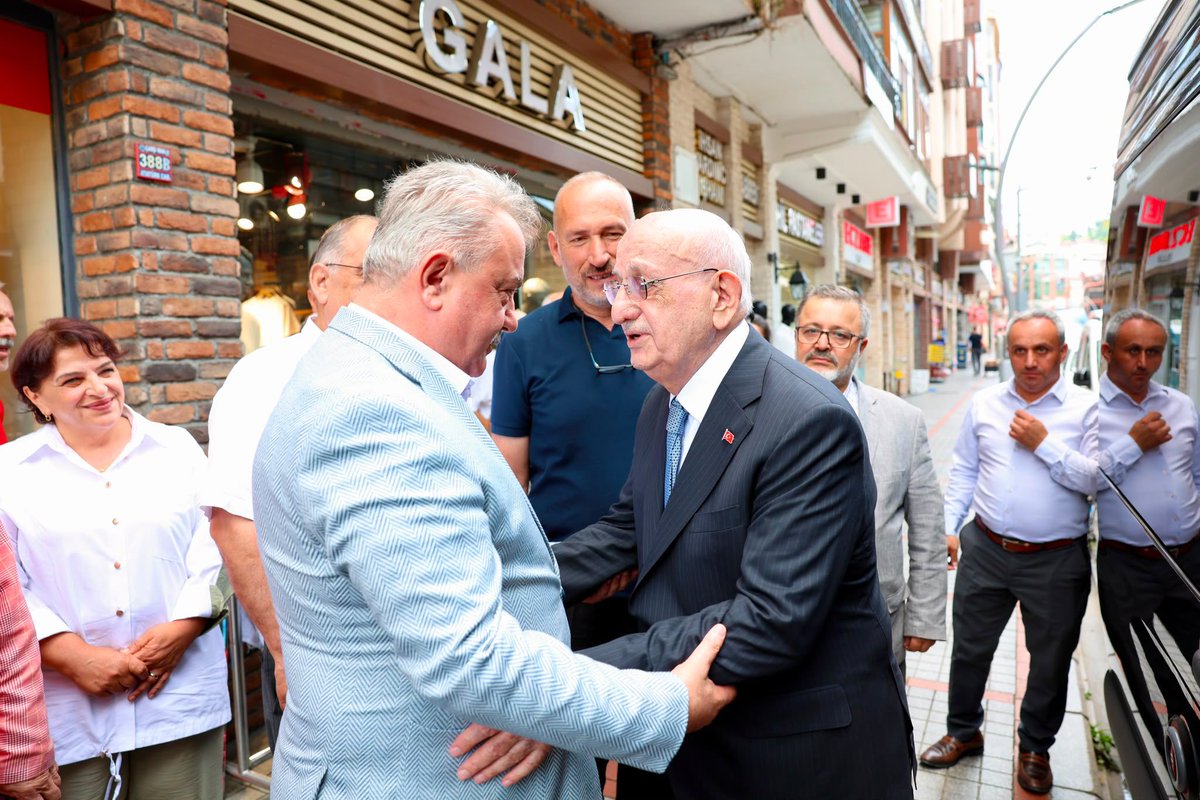YilmazKATMER's tweet photo. Kıymetli hemşehrilerim,

📍Bugün, Türkiye Büyük Millet Meclisi (TBMM) 27. Başkanı İsmail Kahraman’ı İl Başkanlığımızı ziyarette bulundu. Kendileriyle ülkemiz ve şehrimiz üzerine samimi bir sohbet gerçekleştirdik. Nazik ziyaretlerinden ötürü teşekkür ediyorum.

📍Ardından, İl Başkanlığımızda kıymetli vatandaşlarımızla bir araya geldim. Gün boyunca hemşehrilerimizin talep, öneri ve düşüncelerini dinleyerek istişarelerde bulunduk.

📍 Kaçkar TV ortakları’ndan Mustafa Yılmaz’ın annesi Merhum Menfure Yılmaz’ın Pekmezli Köyümüzde düzenlenen cenaze merasimine katılarak son görevimizi yerine getirdik. Merhuma Allah’tan rahmet; ailesine, yakınlarına ve sevenlerine sabır ve başsağlığı diliyorum.