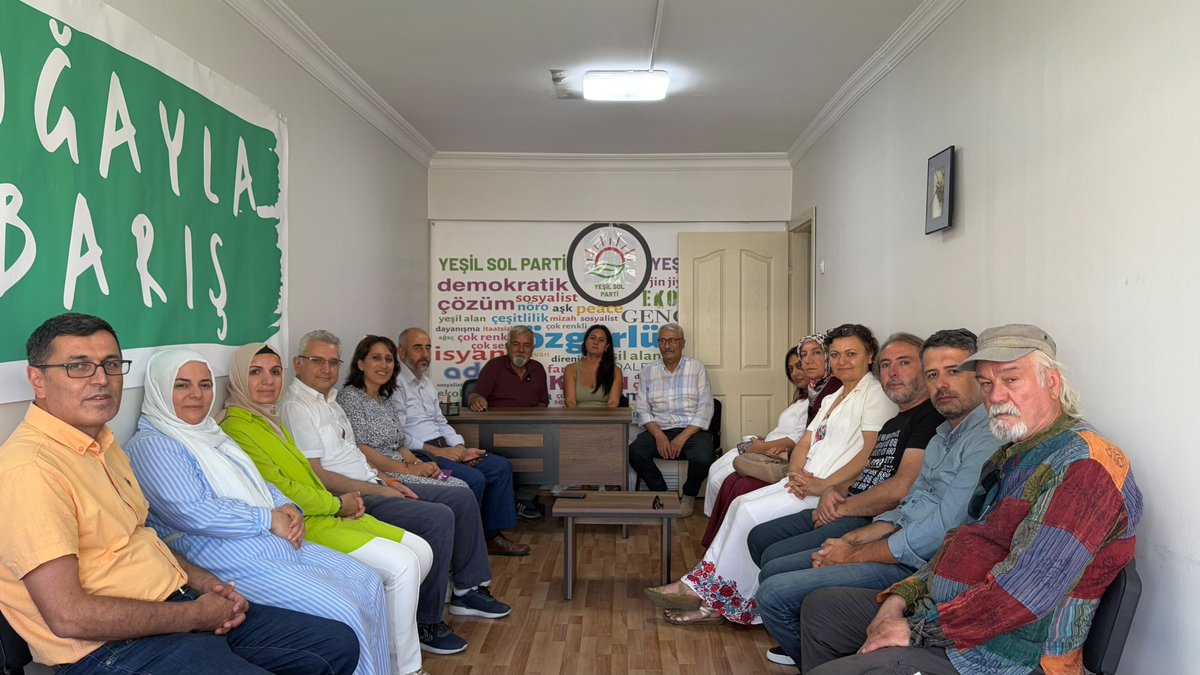KONYA_KHK_4242's tweet photo. Beş hukuk profösöründen ortak mütalaa;👇👇

"AİHM Yalçınkaya ve Yasak kararları ışığında terör örgütü üyeliği yargılamaları yeniden değerlendirilmeli"

Meclise çağrımız; AİHM kararları acilen uygulanmalıdır.

#MecliseÇağrı

@LeventisMG 
@avhaticeyldz 
@AdemSozuer 
@izzetoezgenc https://t.co/pLkUYiGeJm