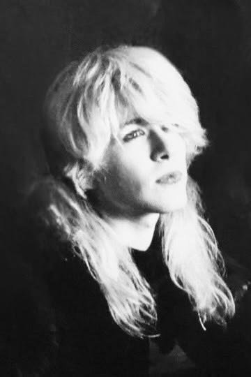 StarlightElisa's tweet photo. David Sylvian 🥰 Also pretty in black and white 🖤🤍 #davidsylvian #singer #songwriter #japantheband #stevejansen #richardbarbieri #mickkarn #robdean https://t.co/b50l3YUkun