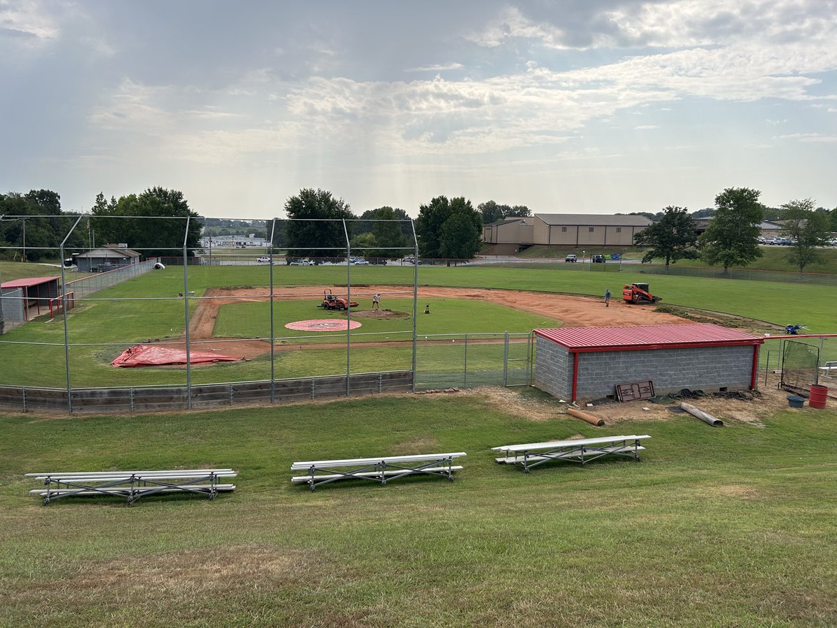NortharkB's tweet photo. It’s a thing of beauty seeing a baseball field get a good makeover! Especially at Northark where this diamond is the center-piece of such a beautiful campus!   @HerbigJon https://t.co/Rb0kGVTP7r