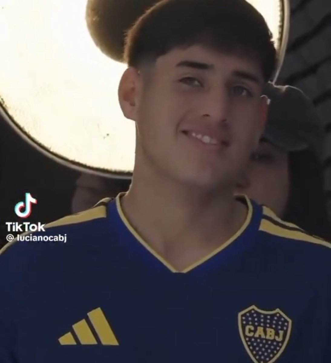 PipaBenedetto's tweet photo. che nose ustedes pero les veo un aire https://t.co/lpDFf5AtRl