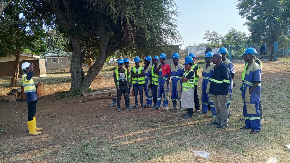 EngEmmanuelT's tweet photo. Toolbox talks are an easy way for foremen and supervisors to supplement the OSHA training efforts of their company or organization, and to keep safety front and center in their workers’ minds. https://t.co/fG8LebNvcj
