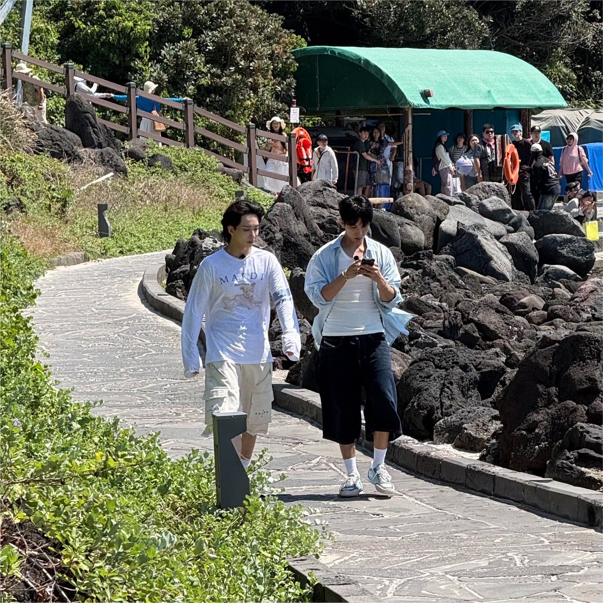 flamehanie's tweet photo. what’s with jeonghan and mardi😭 4 days and 3 nights in jeju, and he wore mardi for 3 days https://t.co/J1qfudPaEo