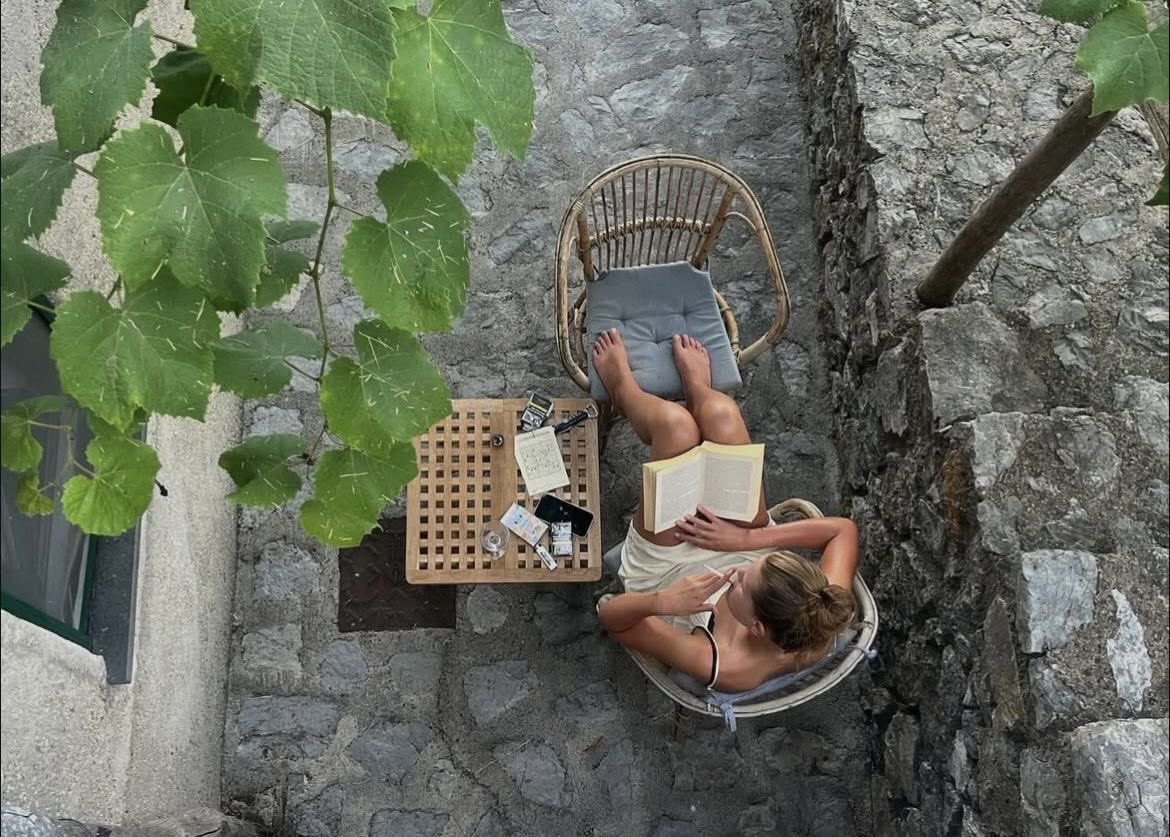 lassybees's tweet photo. chill summer days https://t.co/SmoQgxZnHJ