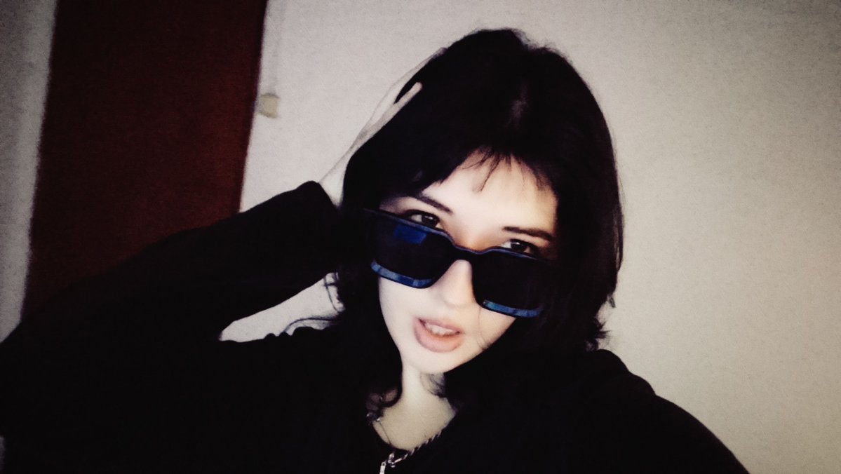 Julie934229193 tweet picture