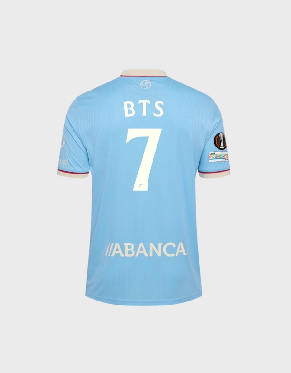 xuliadegol's tweet photo. alguén que coñeza a un chino camisetas nunca merquei nada non oficial e non sei se esperar a fin da tempada https://t.co/ZA6d7rUROn