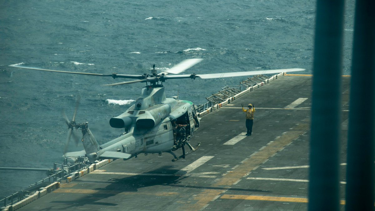 CENTCOM's tweet photo. A UH-1Y Venom utility helicopter takes off from the flight deck of USS Boxer (LHD 4). https://t.co/Q5PowMdFEt