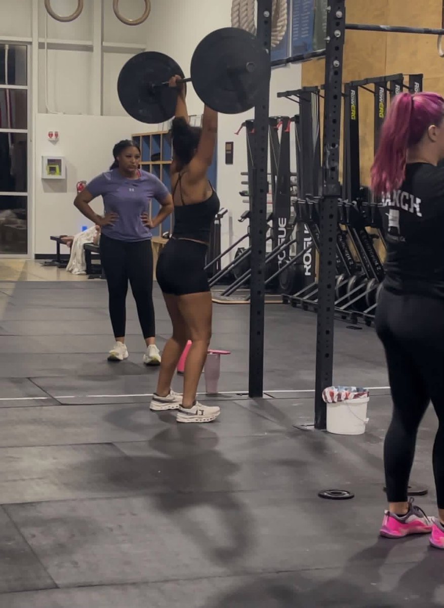 CurrieBaller2's tweet photo. Lift, Lift, Lift and Lift MORE!!! Early morning session! I am focused on MY FUTURE! 💪🏽  @ArmorEliteFP @armoreliteoneal @CoachBrittAE @BSherSB @_aubreyevans @MizunoSportsUSA @ExtraInningSB @DeverBoaz @LineDsoftball @brentt_eads @los_stuff @SoftbalAmerica @CoachJenMac @BradyVernon @PrepSoftball @AkiemBailum @KaylaLombardo11 @MaxPreps @PGFnetwork @THEWOWSB @fastpitchwatch @DiamondAddicts @5StarEliteSB @MSPtakeover @USASoftball @USASoftballWNT @USASoftballJWNT @ARPrepSports @AllArkansasPrep @ARsportsnetwork @BHSGoBearcats @BrooklandHS_SB @clearyjr @deltaclearybsb @ZGeorge_7 @ginafuchs @braxtonburnside @CamWoodBats @helms_wes @CFRidgeCity