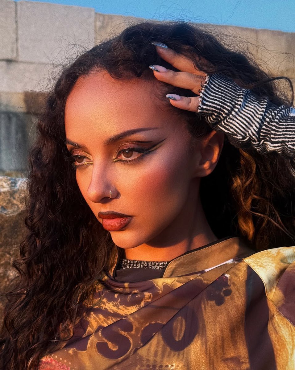 ClassicalBase's tweet photo. An anonymous source reports that JADE hates Frédéric Chopin, her biggest stan.

"I can't fucking stand that broke, greedy, homophobic gay bitch." the singer said recently. https://t.co/asOtfd4JR1