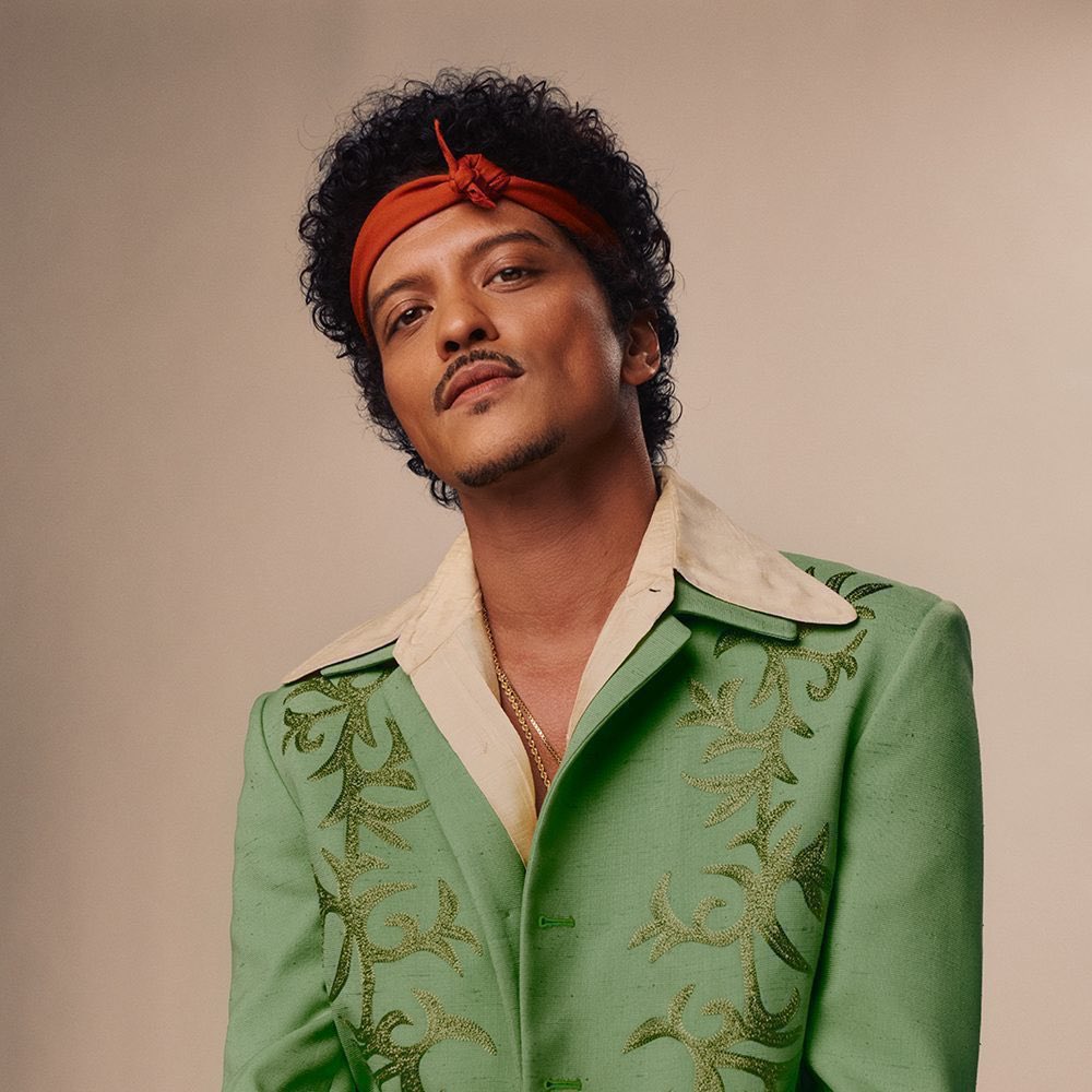 KarolGReports's tweet photo. Karol G revela que su nueva canción con Bruno Mars, titulada “Still”, es totalmente en inglés. https://t.co/AOwMdRQmX7