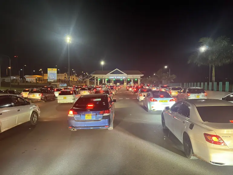 KabuubiMedia's tweet photo. MPs want Expressway mandate given to URA .
Read more details 👇👇👇👇
https://t.co/nGLP75enSS #ura #expresshighway #news https://t.co/2Ou3KoNtgO