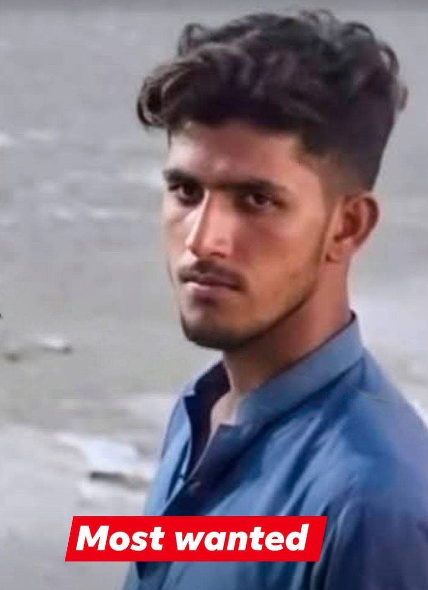 FaizullahSwati's tweet photo. یہ وہ ڈکیٹ ہے جس نے نارتھ کراچی میں اپنے بیٹے کے ہمراہ کھڑی خاتون کو لوٹا 
اگر آپ میں سے کوئی اس کو جانتا ہے تو ان باکس میں تفصیل دے دیں 🙏🏽 
اگر آپ نہیں جانتے تو کراچی میں رہنے والے اپنے دوستوں سے یہ پوسٹ شیئر کریں https://t.co/wUsmunpNNh