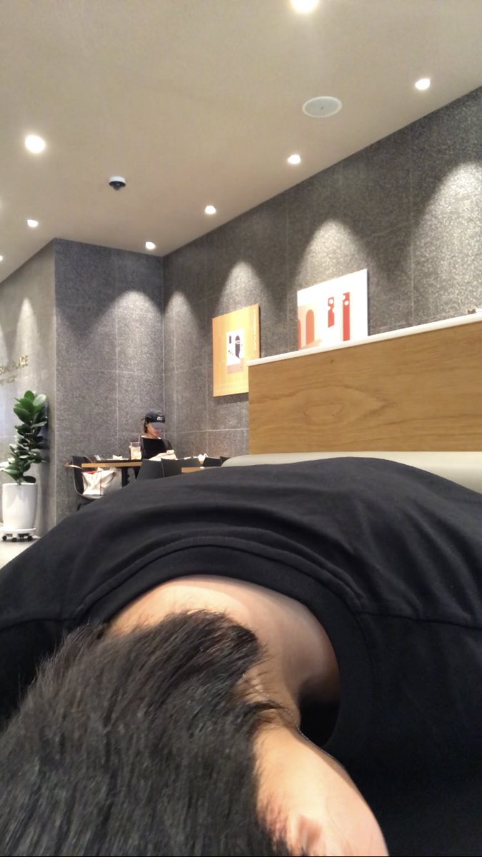 pytm7bkx2x's tweet photo. ? 

(서로 당황) https://t.co/ZeKh2QSccb