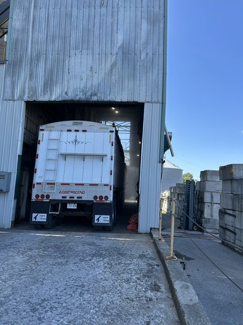 greatlakesgrain's tweet photo. The first wheat deliveries of the season are rolling into the Embrun elevator!
Last Friday marked an exciting milestone as the first loads arrived of wheat - the last time the pit saw wheat in who knows how long! Wishing everyone a safe and productive harvest.#GLG @CoopEmbrun https://t.co/z60AeRllca