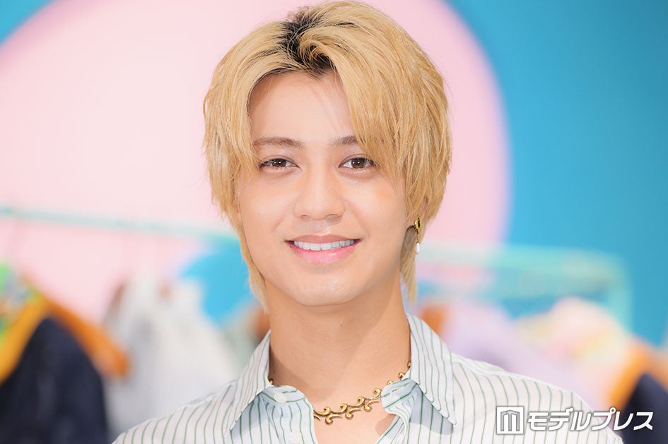 modelpress's tweet photo. キンプリ髙橋海人「ありえない」
コラボ実現に感激✨
https://t.co/mJpjY3X8tK

カプセルコレクション実現とポップアップのオープンについて、髙橋は「3、4回生まれ変わってもできない」「今世は幸せ」と喜びを語った。

「ETRO per Kaito Takahashi」
メディア取材会💛 https://t.co/8xxq5MUDUz