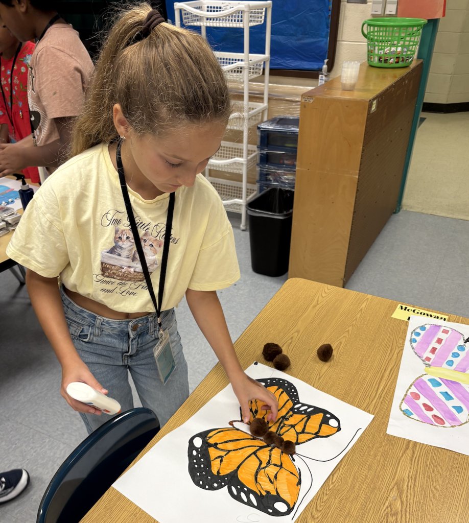WWP_Schools's tweet photo. Our #WWP Multilingual Summer Camp was packed with hands-on fun that kept students practicing English all July! 🎨🧪📚 Through creative projects, team games, &amp; storytelling, campers built skills while making memories. Thanks to our educators, campers, &amp; high school volunteers! 💛 https://t.co/kCOaARtjGY