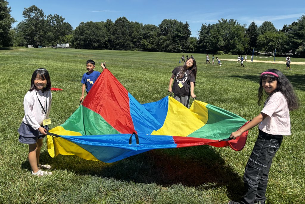 WWP_Schools's tweet photo. Our #WWP Multilingual Summer Camp was packed with hands-on fun that kept students practicing English all July! 🎨🧪📚 Through creative projects, team games, &amp; storytelling, campers built skills while making memories. Thanks to our educators, campers, &amp; high school volunteers! 💛 https://t.co/kCOaARtjGY