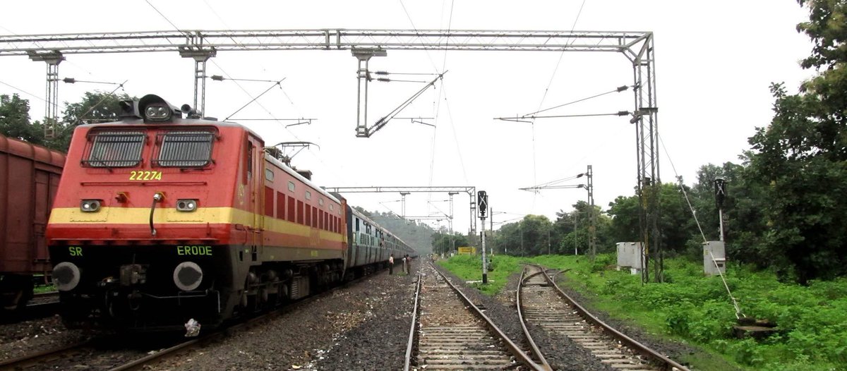 PantryCar's tweet photo. HAPPY B’Day TO THE BIG BOSS! 🥳
Tamil Nadu Super Fast Express 🙏🏼
50 Glorious Years of Service connecting Madras & Delhi 🫡
August 7, 1976 - August 7, 2026
Awaiting my journey tonight on its Golden Jubilee Run 🥹
TN is not just a mere 🚂 for me! ♥️
#IndianRailways #IRFCA https://t.co/iXCBqMGjD1
