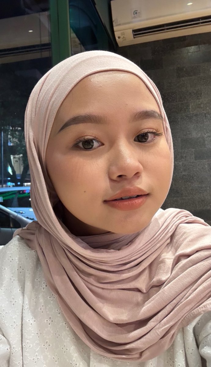dira2tbin's tweet photo. I think no one wanna tribute my pic with hijabi, but i still post it🥰 https://t.co/yOzE11lh0k