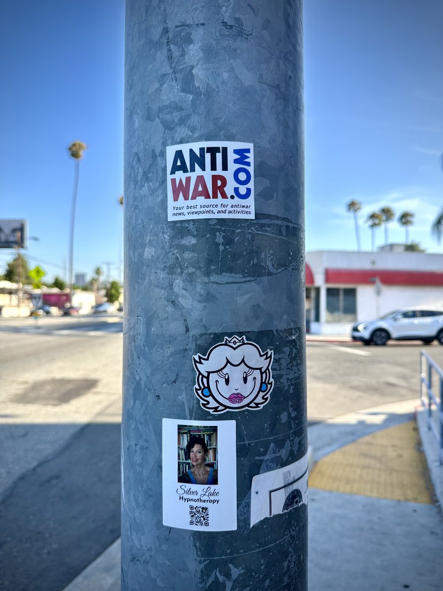 AntiwarNews tweet picture