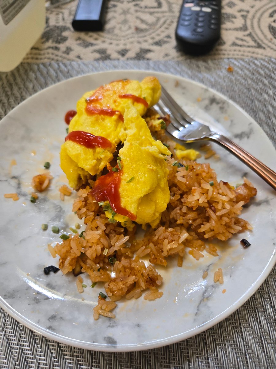 cuttlefishebook's tweet photo. Babys first omurice https://t.co/H7HloFrJIM
