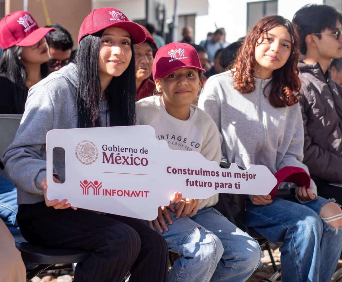 N79news's tweet photo. 🏠 #Querétaro | INFONAVIT entrega primeras Viviendas del Bienestar en la entidad 🔑🏡
🔗 https://t.co/OIFZEPKWRX
#INFONAVIT #ViviendaDelBienestar #MauricioKuri #SEDATU https://t.co/xB9z9XNNz8