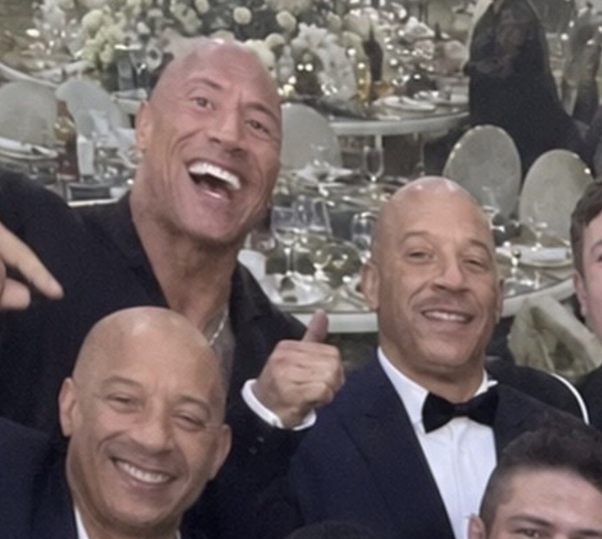 crisl0vsu's tweet photo. @Fuentes_Genero vin diesel y su hermano perdido https://t.co/9STYPCVmsI