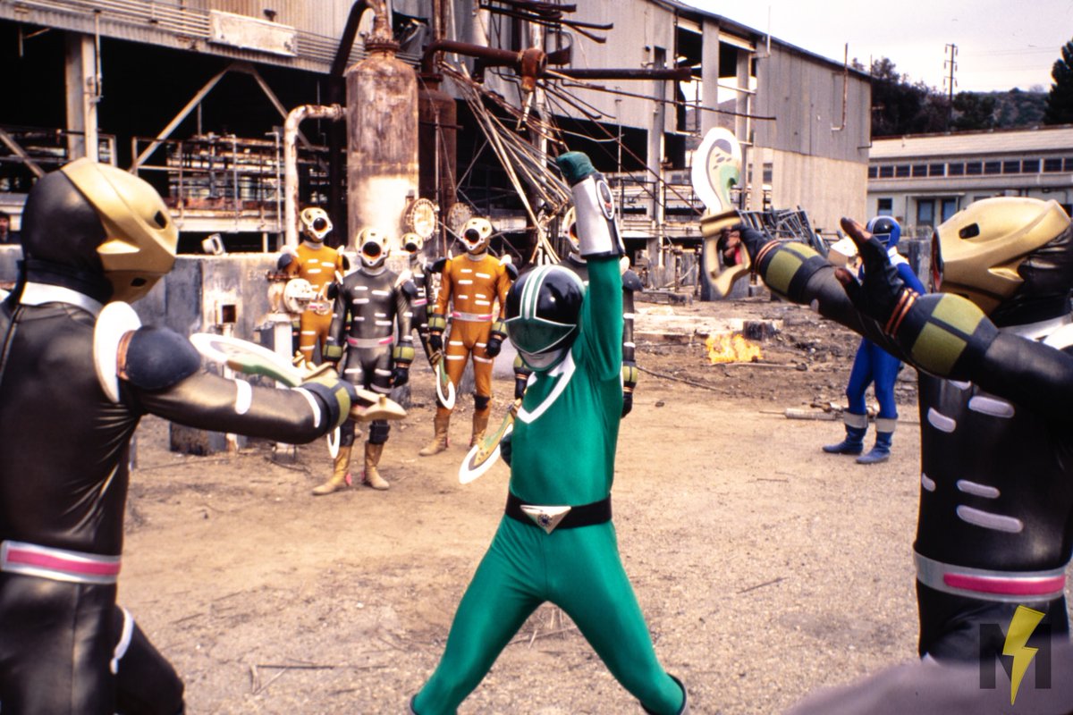morphinmuseum's tweet photo. Unit Photography captures Time Force Green [Trip] battling Cyclobots while additional Cyclobot stunt performers and Time Force Blue stand by.

Exhibit courtesy of Unit Photographer Randy Shropshire.

Morphin Museum Exhibit 1012 ⚡️
Series: #PowerRangers Time Force
Episode: Short-Circuited
Year: 2001
