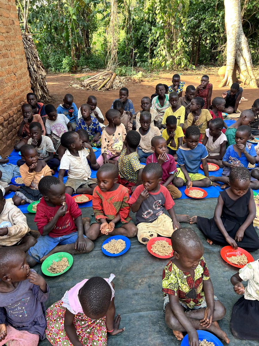 mutumba_roman's tweet photo. Your share could reach someone who is able to help. Together we can provide daily meals for our children. 🙏🏽 https://t.co/53b5bKbxNT