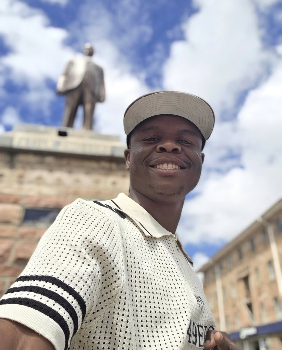 zoleka_zw's tweet photo. Hamusat Matanga : Makatangirwa nedare🔥🔥🔥👍 @wicknellchivayo havaperi, chinopera isugar yekumba kwenyu .
#frets #sirwicknell https://t.co/KjjGYyoxIb