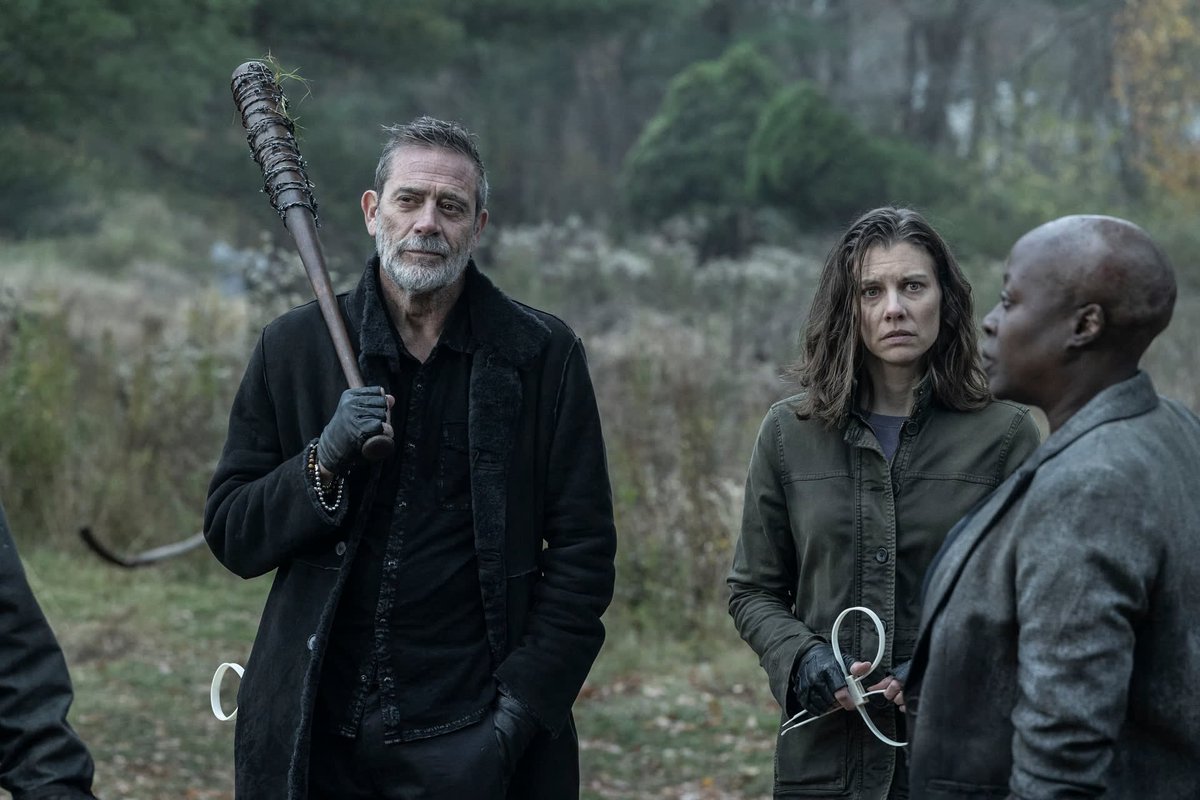 jeffreynewsbr's tweet photo. The Walking Dead: Dead City S03E03: "Emigrantes" - Maggie, Negan e sua nova comunidade recebem um transbordamento inesperado de sobreviventes. Também estrelado por Jimmi Simpson, Raúl Castillo, Aimee Garcia, Logan Kim e Michael Emery, o episódio deste fim de semana foi escrito por Mira Z. Barnum.