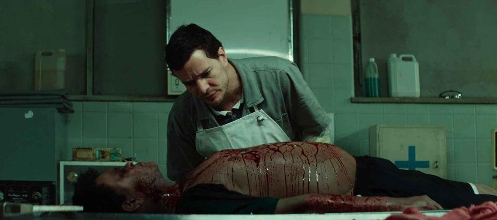 leocantropia's tweet photo. queria que o sam raimi assistisse algum filme do dennison ramalho e chamasse ele pra fazer um evil dead https://t.co/7h4PDVayVS