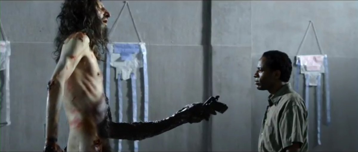 leocantropia's tweet photo. queria que o sam raimi assistisse algum filme do dennison ramalho e chamasse ele pra fazer um evil dead https://t.co/7h4PDVayVS