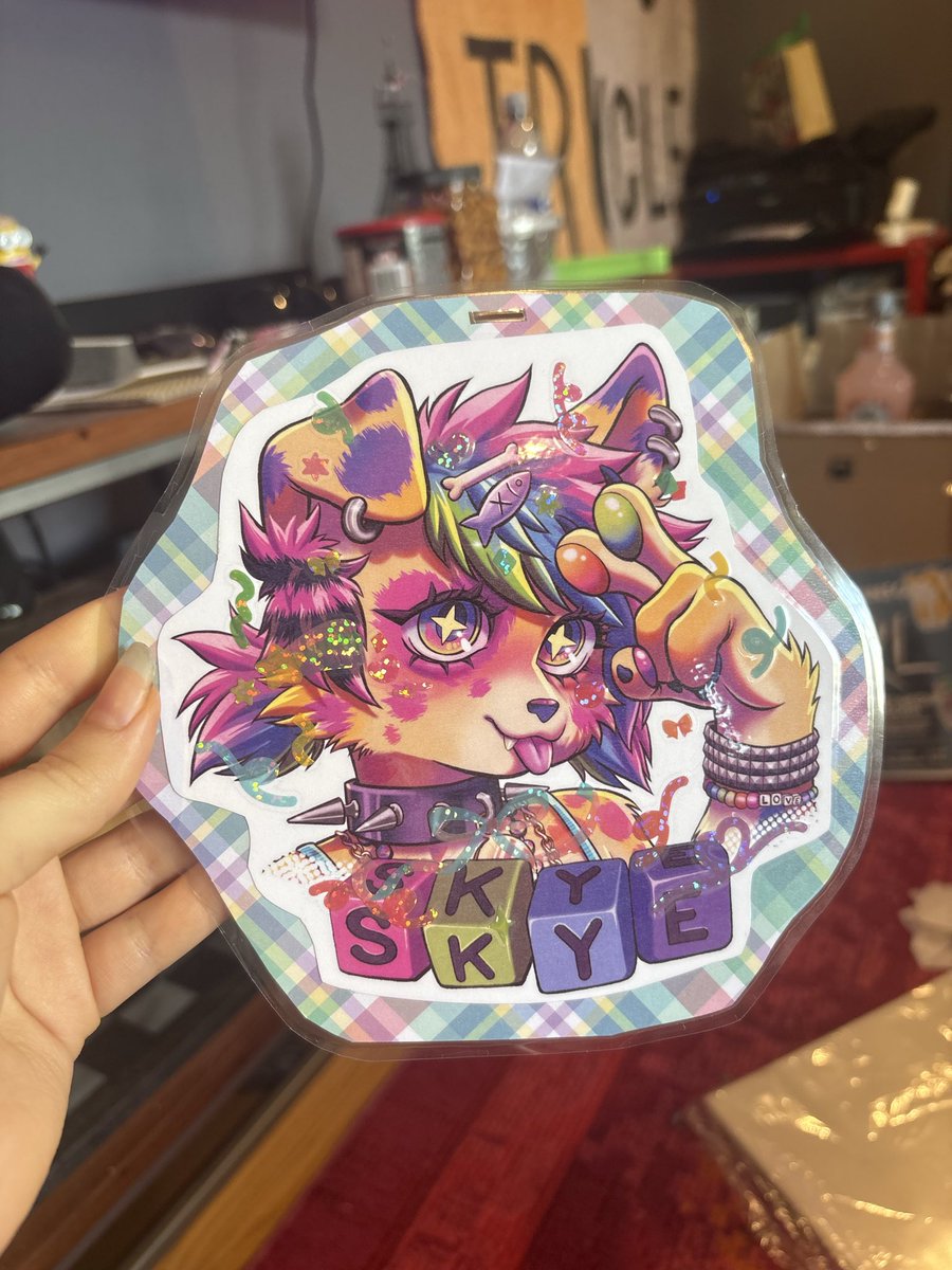 k4nd1b33's tweet photo. Made badges for Furrydelphia 😸💖
#furrydelphia https://t.co/AR30tSNGve