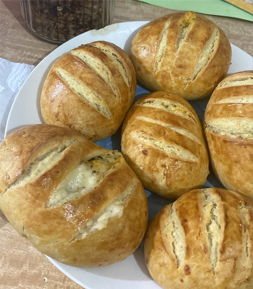 May_ns1's tweet photo. Baked some cheese bread for my sisters why is it giving #cutspo https://t.co/EjxmF80vg2