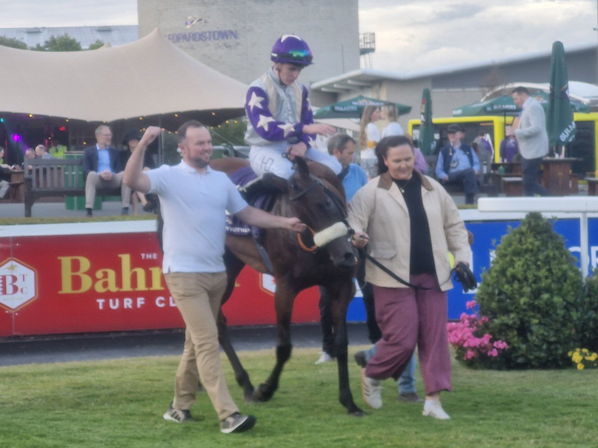 SportsNewsIRE's tweet photo. Bella Colombia (6/1) gives @williemccreery1 and @sam94669 victory in the @renaultireland Handicap @LeopardstownRC https://t.co/iFRSl0o5c0
