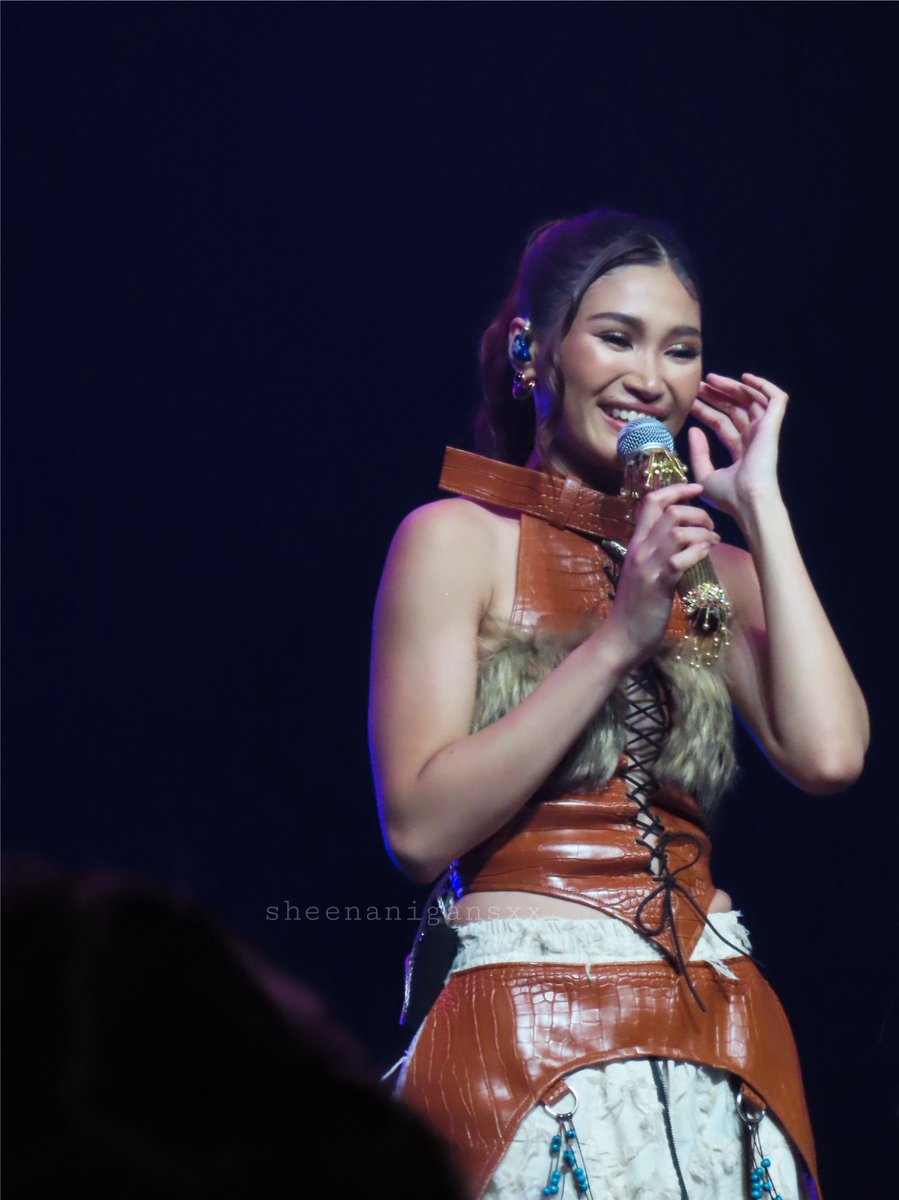 sheenanigansxx's tweet photo. out of this world, @bini_jhoanna 💙

#BINI_Jhoanna
#BINI_SIGNALS_WORLDTOUR_2026
#BINI_SIGNALS_LOSANGELES https://t.co/wYS92XTjLl