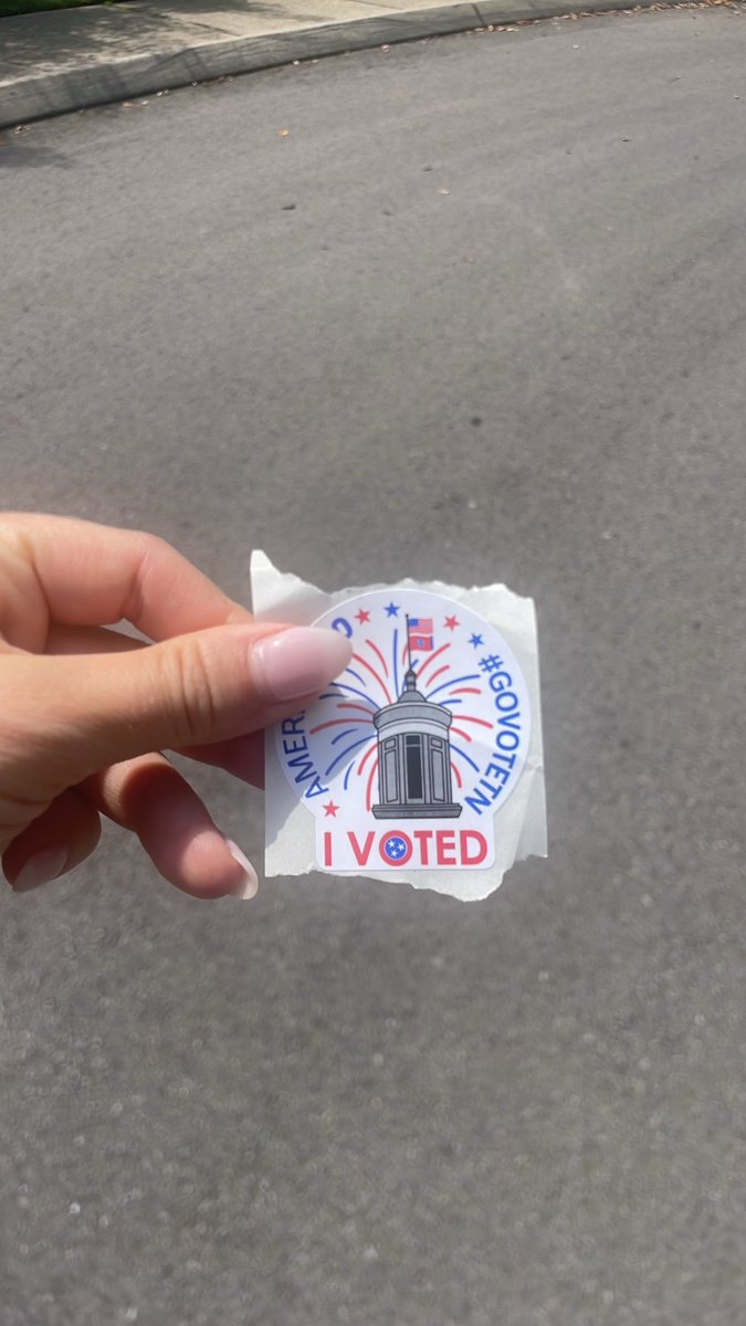 technologylaura's tweet photo. Don’t forget to vote! 🗳️ https://t.co/MUWI2Adsg0