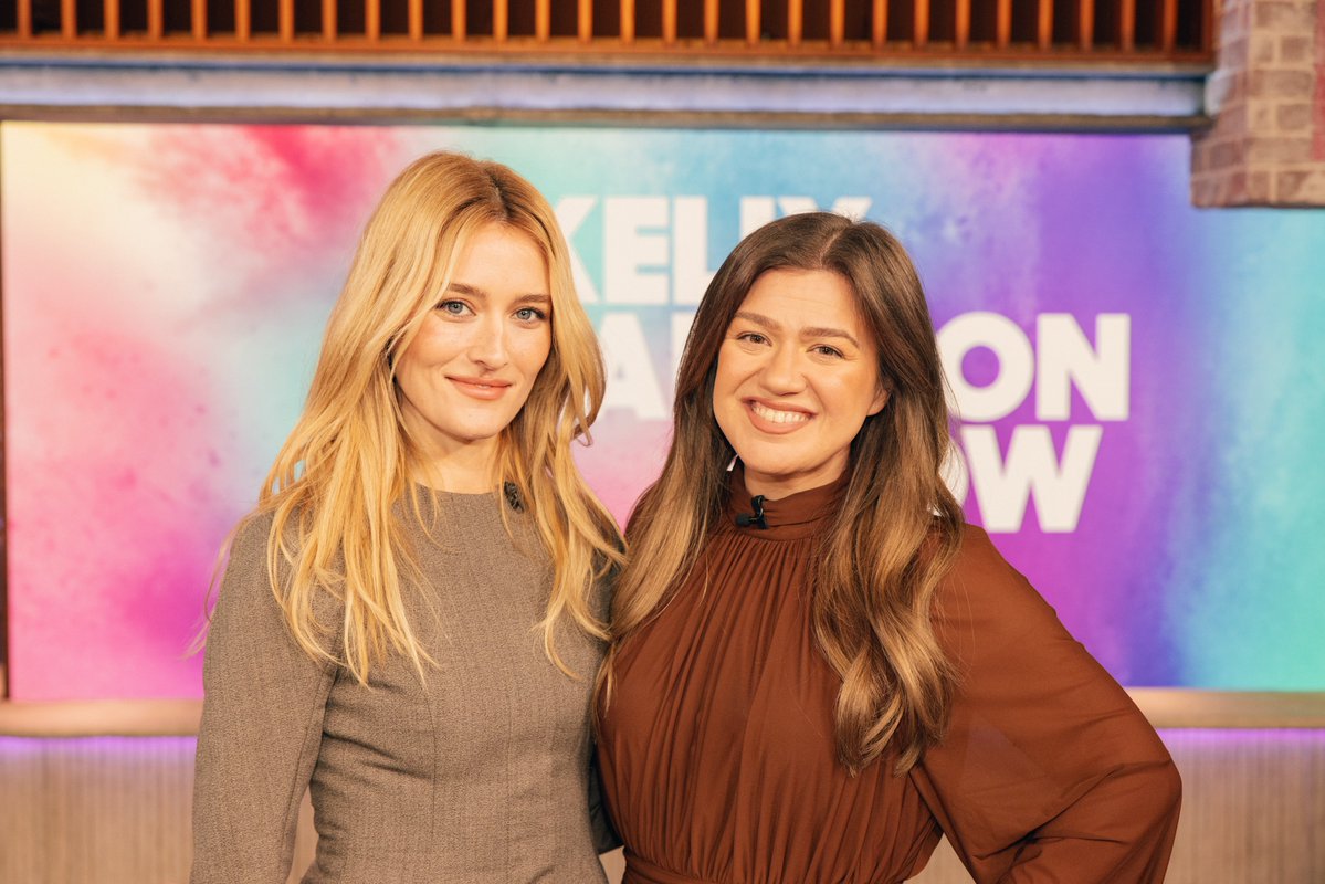 KellyClarksonTV's tweet photo. Closing the week out with Adrien Brody, Sarah Pidgeon and Alex Aster today PLUS Jessi brings an extra special guest to set! ☺️ https://t.co/EBI83z2GAa