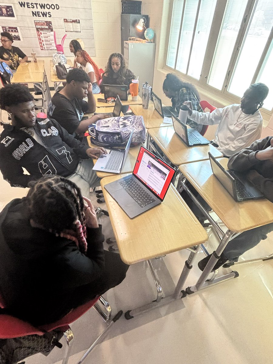 RichlandTwo's tweet photo. At @WHS_Redhawks , students and faculty are honing in on a Champion Mindset for the 2026-27 school year. As students arrive, The Castle’s hallways are buzzing but flowing in to classrooms focused and ready to learn. Have an amazing year, Redhawks!! ❤️🖤📚

#Back2Two
#LeadingTheFutureOfLearning