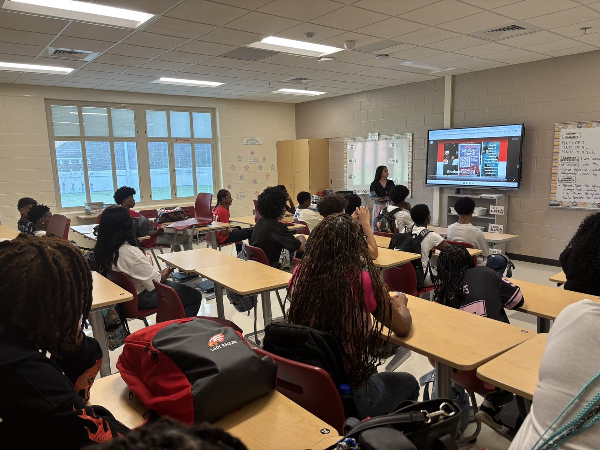 RichlandTwo's tweet photo. At @WHS_Redhawks , students and faculty are honing in on a Champion Mindset for the 2026-27 school year. As students arrive, The Castle’s hallways are buzzing but flowing in to classrooms focused and ready to learn. Have an amazing year, Redhawks!! ❤️🖤📚

#Back2Two
#LeadingTheFutureOfLearning