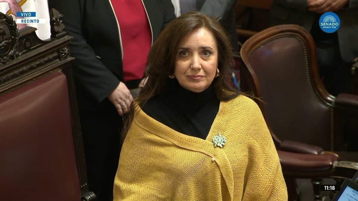 GigaTTS_'s tweet photo. "DOMADA"

Porque Patricia Bullrich le impidió habilitar el voto remoto a Villarruel y el kirchnerismo tendrá dos votos menos, asegurando una aplastante victoria del gobierno en el senado https://t.co/pRCmxkT0JN