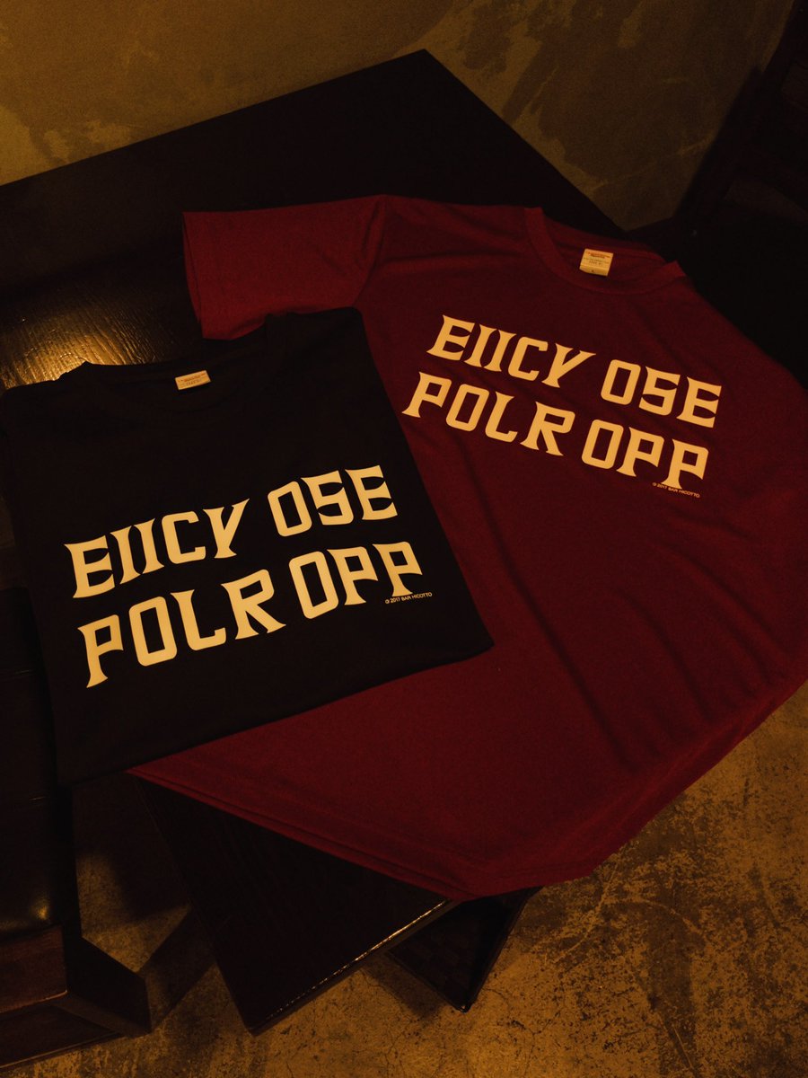 tac_stackers's tweet photo. HICOTTOオリジナルTシャツあります。文字に意味はないですが何かをするとあるメッセージに…！詳しくはスタッフまで。 https://t.co/4hg3XMvIt3