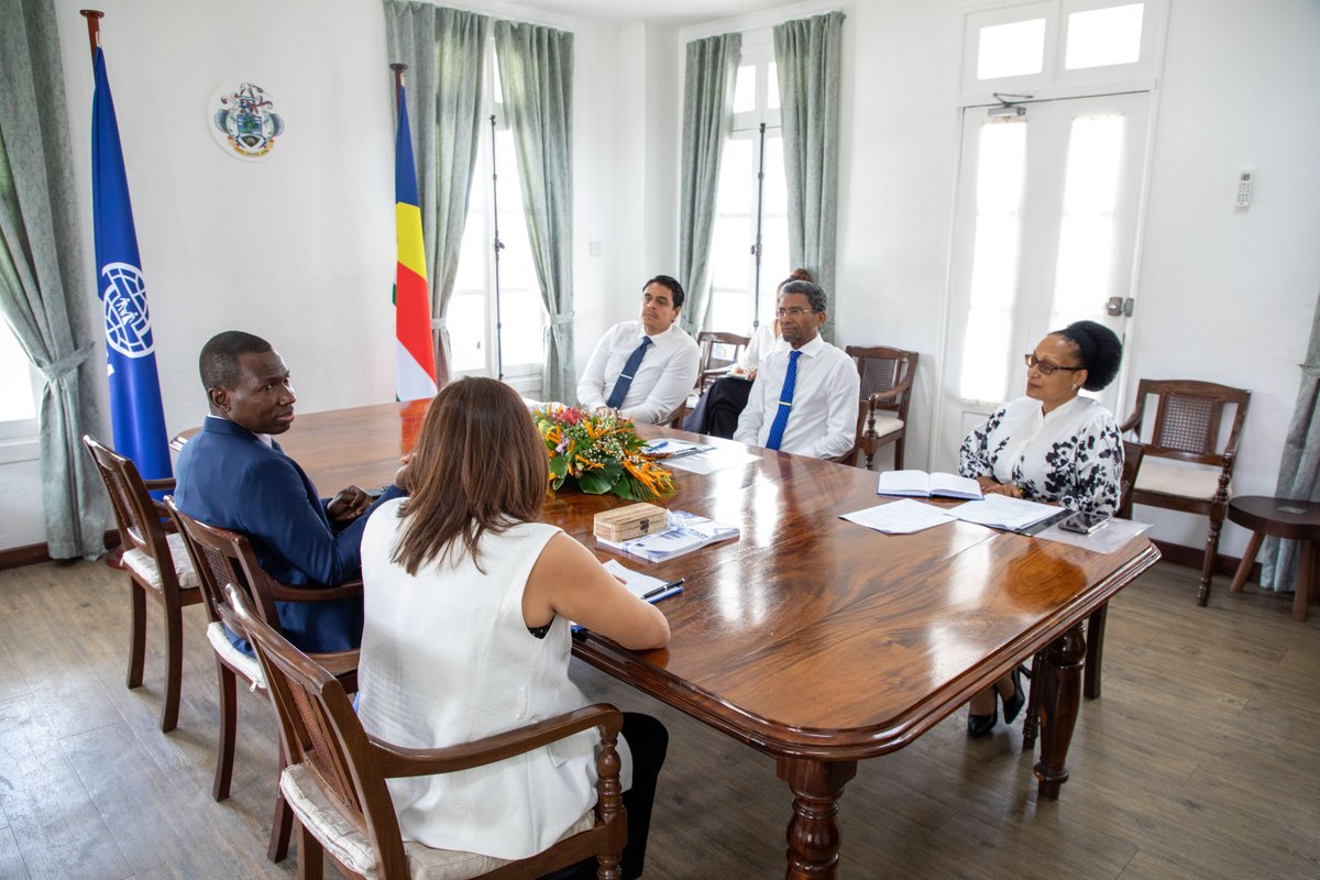 IOM_Mauritius's tweet photo. .@IOM_EHSA Regional Director, @CelestinFranz, met Hon. @BarryFaure, Seychelles' Minister of Foreign Affairs and the Diaspora, to reaffirm IOM's partnership with the Government of Seychelles. https://t.co/w2uDADz4tf