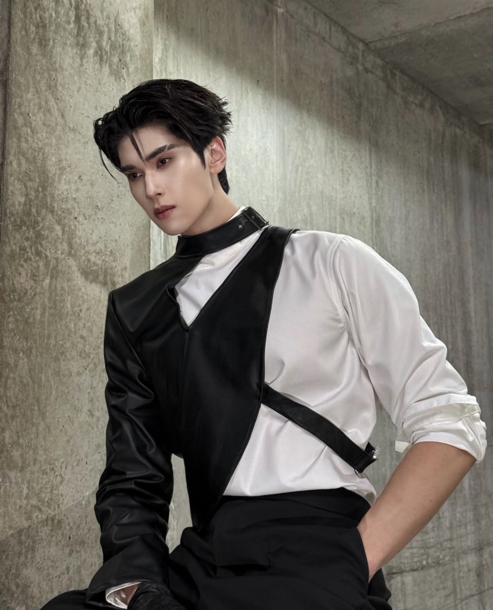 JD_Strategies's tweet photo. ลุคนี้ บอกเลยว่าสายตาหลุดโฟกัสจากดังไม่ได้เลย!

#เดอะบอยอินซอยปาร์ตี้
#MensFolioThailand
#dunknatachai
#JoongArchen https://t.co/q3tNPsUnSw