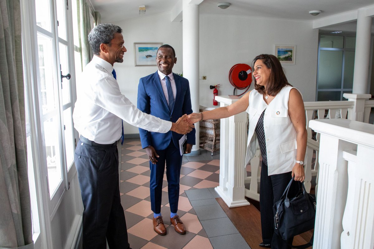 IOM_Mauritius's tweet photo. .@IOM_EHSA Regional Director, @CelestinFranz, met Hon. @BarryFaure, Seychelles' Minister of Foreign Affairs and the Diaspora, to reaffirm IOM's partnership with the Government of Seychelles. https://t.co/w2uDADz4tf