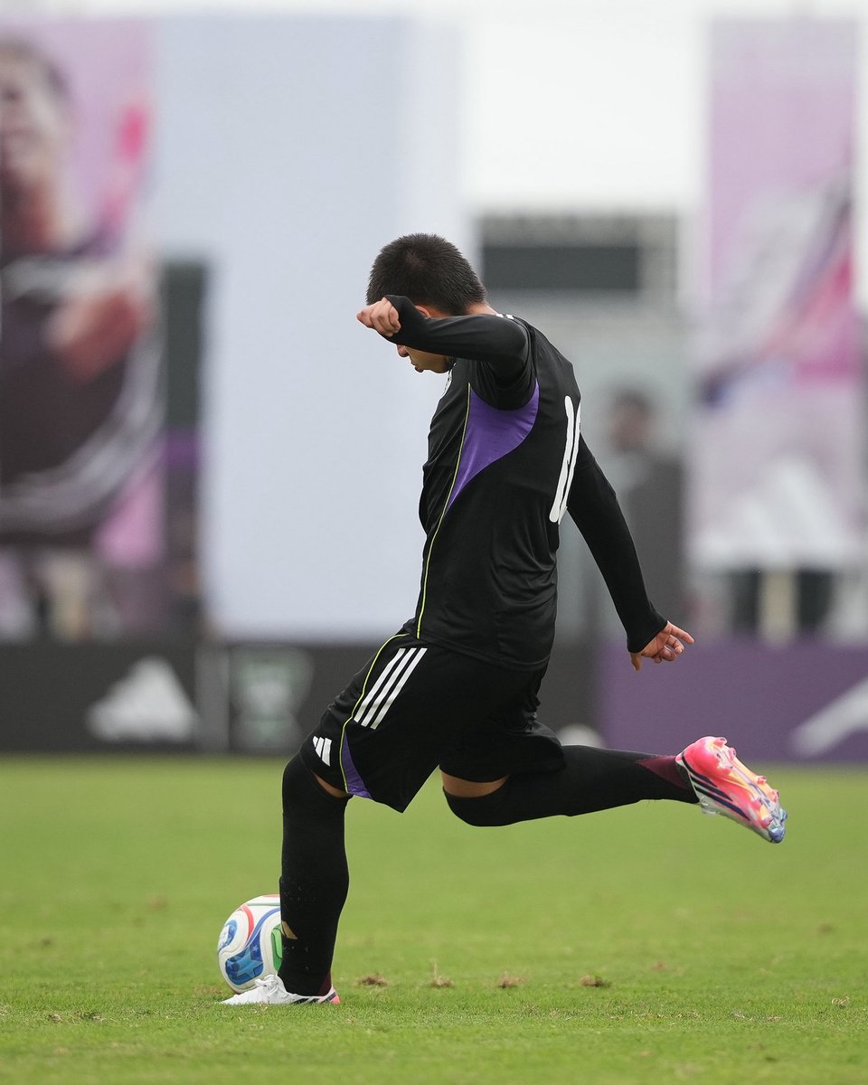 CuscoFC_2009's tweet photo. ๐๐ค ยกOrgullo Cusqueรฑo!
Nuestro dorado, Andriu Bellota viene sumando minutos con la Selecciรณn Regional FPF en la #AdidasCup โฝ๐ต๐ช
ยกA seguir creciendo y dejando en alto a Cusco! ๐
@adidaspe
#Creadoconadidas
#SomosCusco https://t.co/TnTtRHavIg